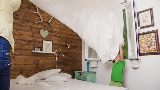 esta imagen muestra un dormitorio juvenil